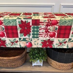 Christmas/Holiday Rectangular Tablecloth Country Patchwork Holly Poinsettia Tree